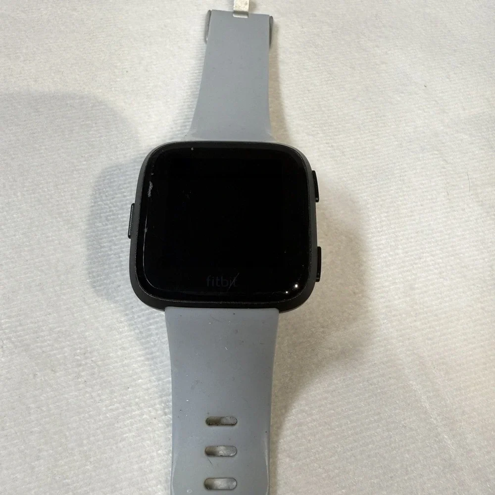 Fitbit Versa Model FB504